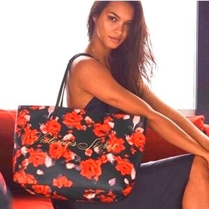 ❤️🖤NWT-Victoria's Secret Limited Edition 2019 Large Red Floral Rose Tote Bag🖤
